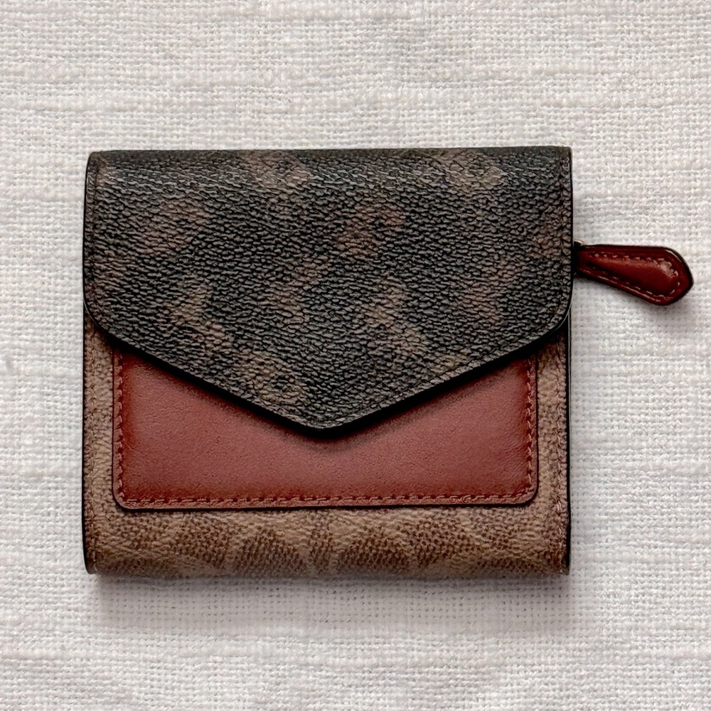 Coach Small Wallet Like New